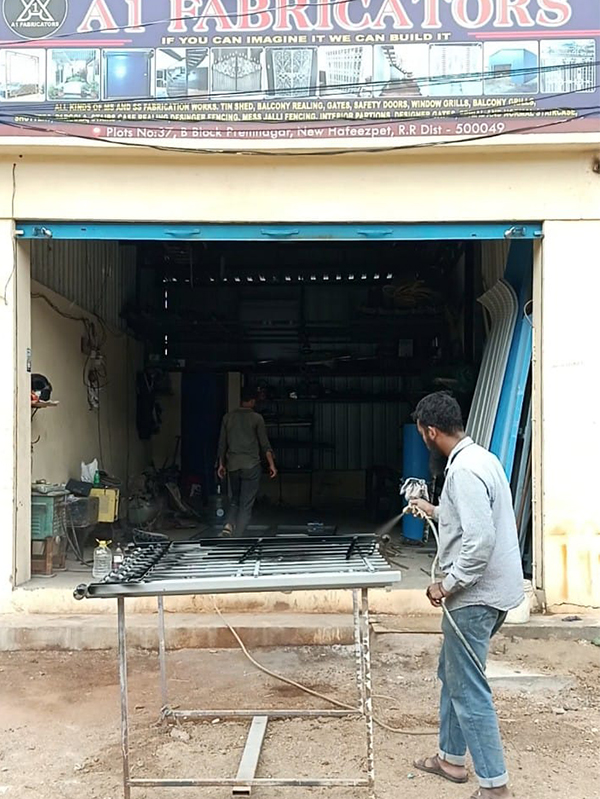 Anamil Painting with Spray